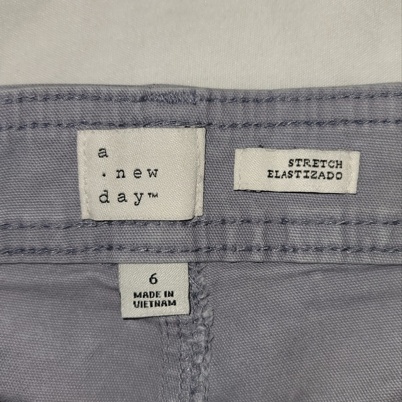 A new day grey cargo shorts women's size 6 - Picture 4 of 4